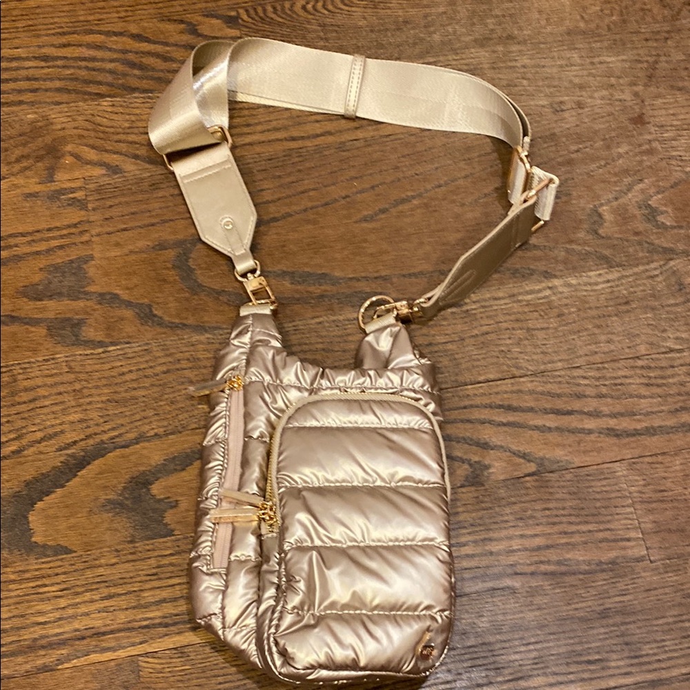 Gold Hydro bag, on the go water bottle bag